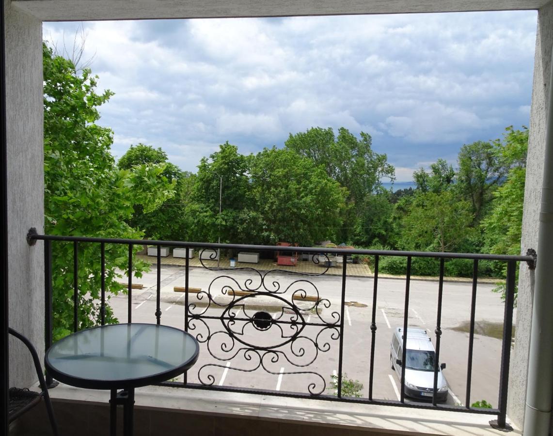בלצ'יק Private Apartments In White Rock Castle מראה חיצוני תמונה