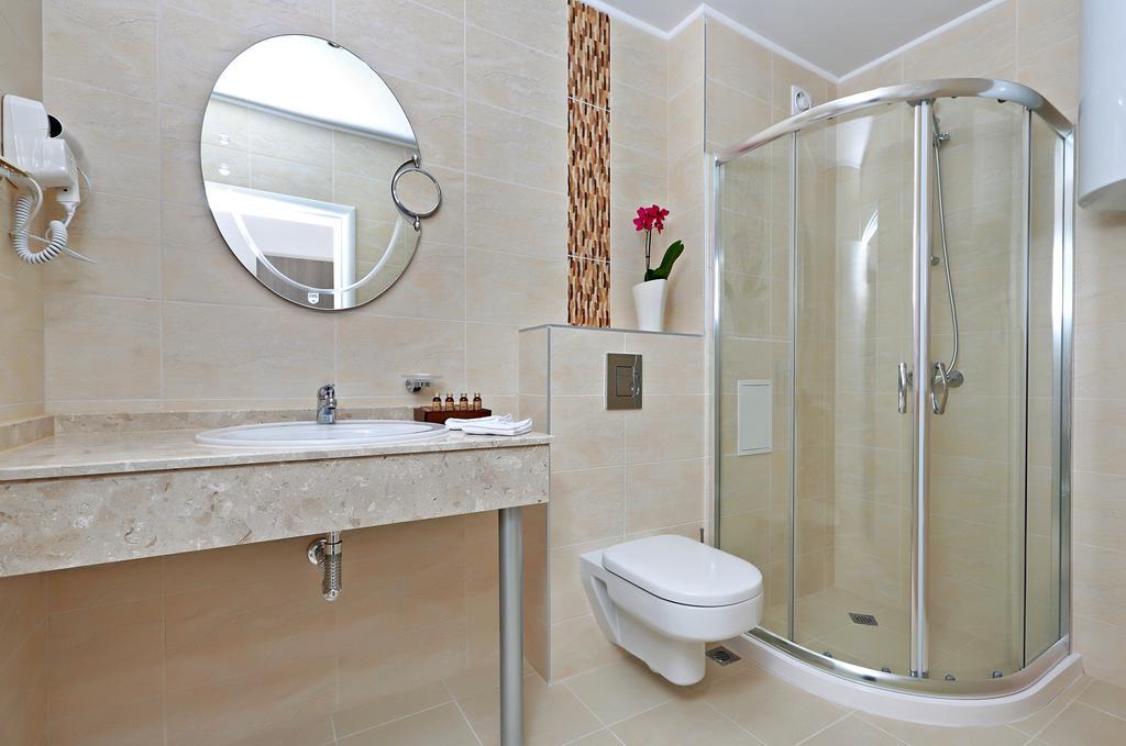 בלצ'יק Private Apartments In White Rock Castle חדר תמונה
