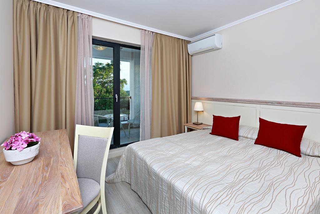 בלצ'יק Private Apartments In White Rock Castle חדר תמונה